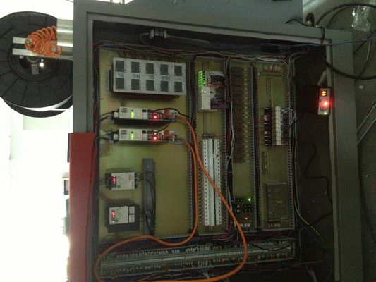 El aislamiento horizontal de 3 lados se levanta la empaquetadora de la bolsa